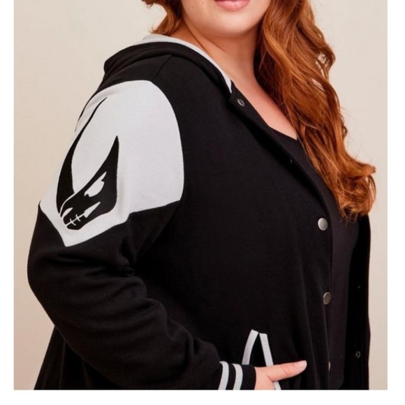 TORRID NWT STAR WARS THE MANDALORIAN COZY FLEECE VARSITY JACKET - Picture 3 of 5